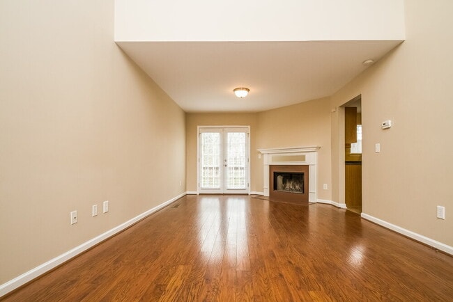 Building Photo - 1549 Bridgecrest Dr