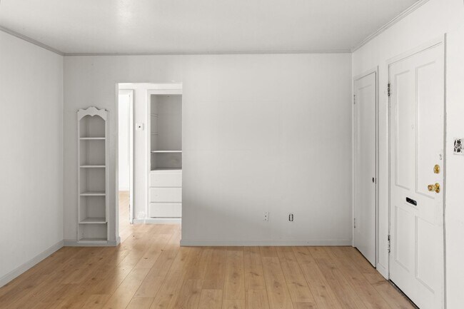 Building Photo - hesket