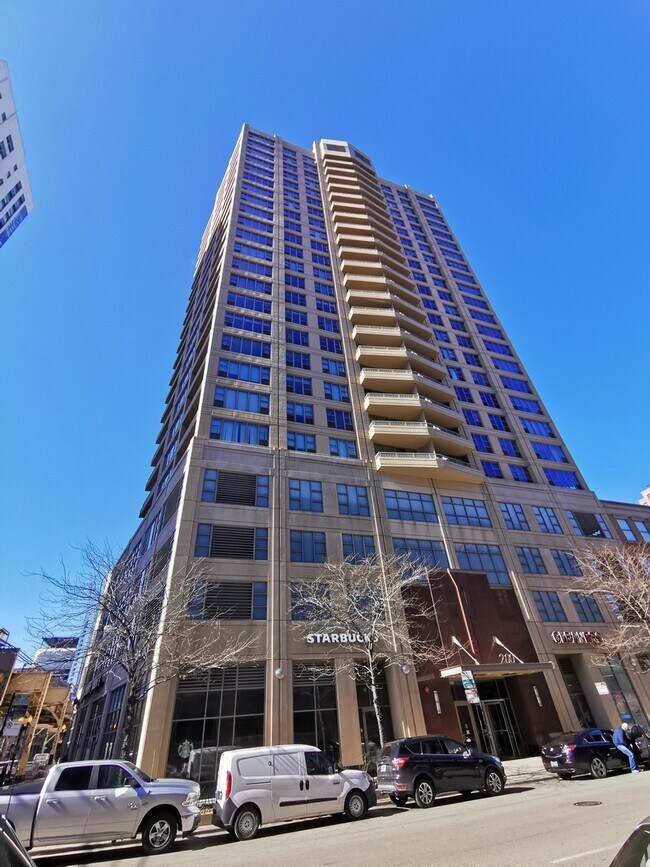 Foto del edificio - 200 N Jefferson St