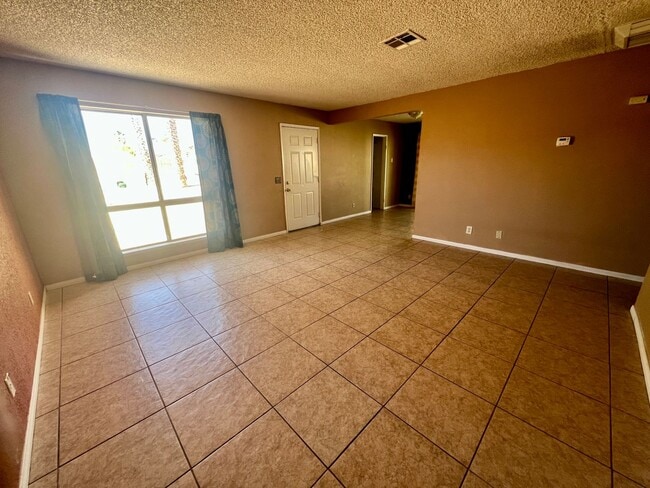 Building Photo - 6001 Mariposa Ave