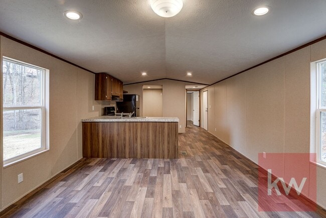 Building Photo - Chestnut St 119/Whispering Hills MHP