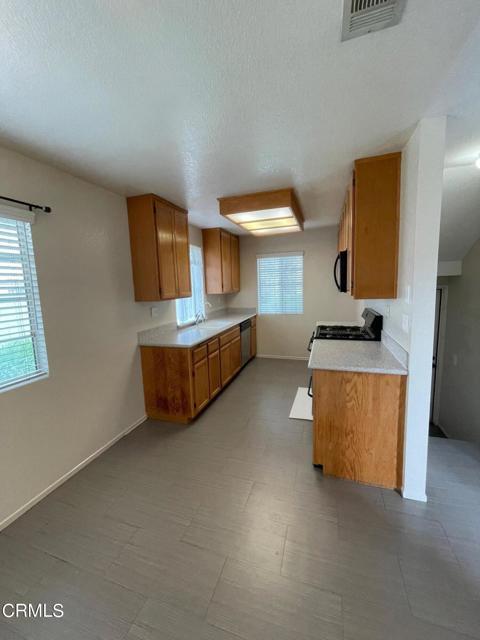 Foto del edificio - 5341 Columbus Pl