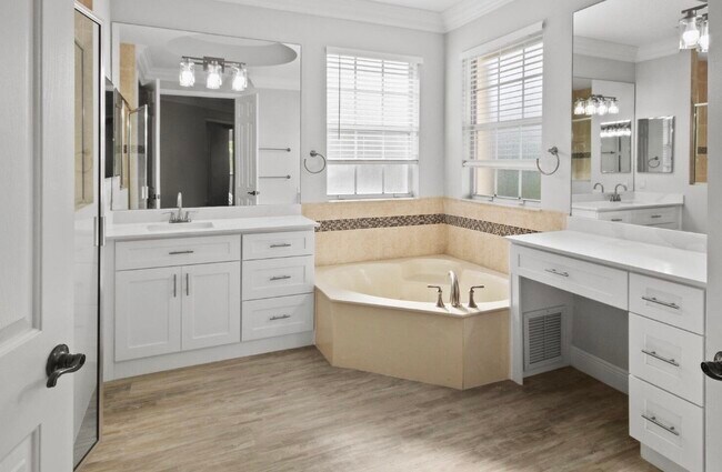 Foto del edificio - 9845 Cobblestone Creek Dr