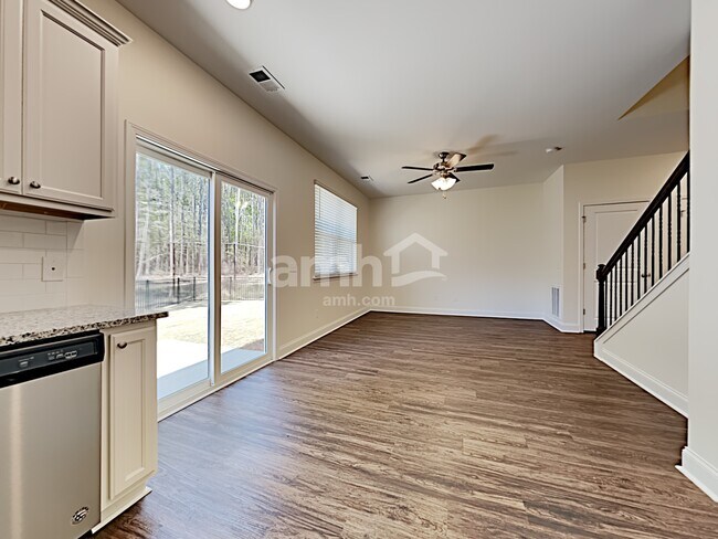 Foto del edificio - 149 Blackstone Dr
