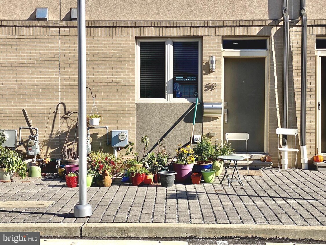 740 S Christopher Columbus Blvd, Philadelphia, PA 19147 Townhouse for