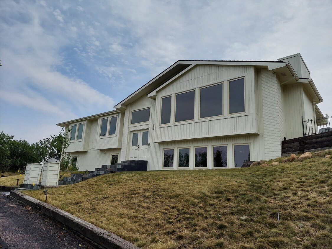 Foto principal - 415 Thames Dr