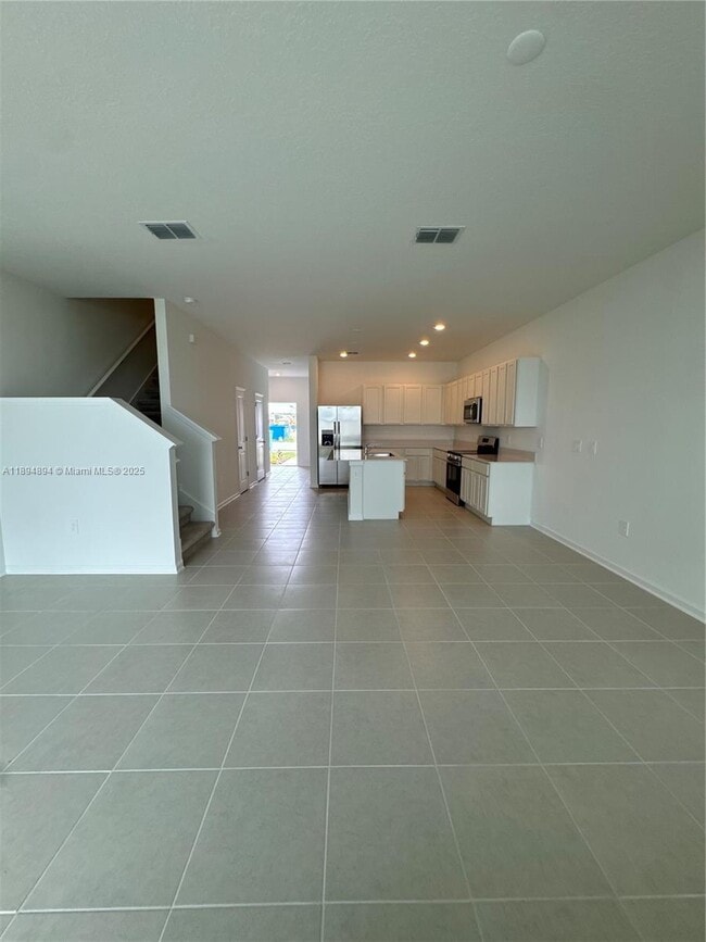 Building Photo - 512 Hart Ln