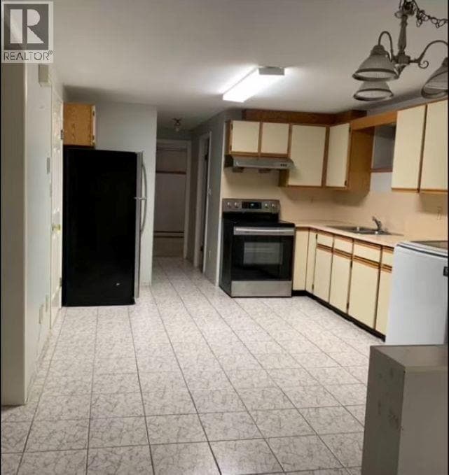 Building Photo - 1292 E 53rd Ave