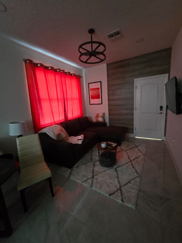 Foto del edificio - 8200 millinocket Ln