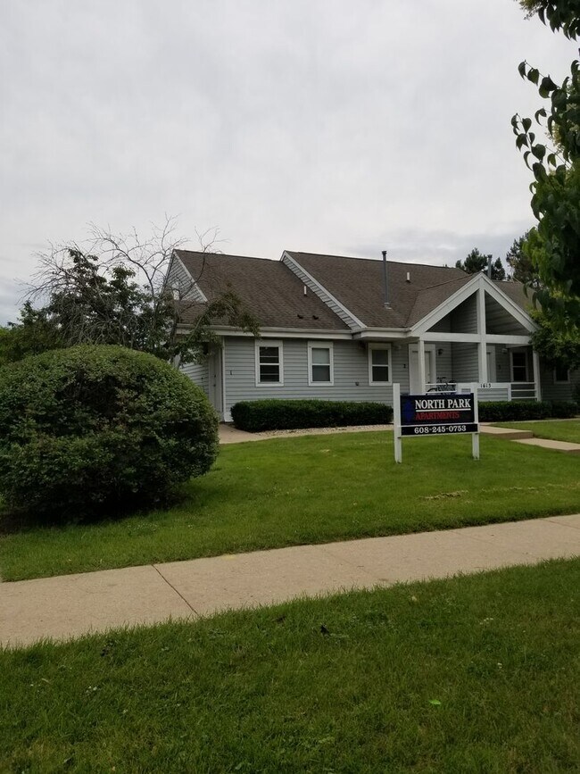 Building Photo - Affordable one bedroom on the Northside av...