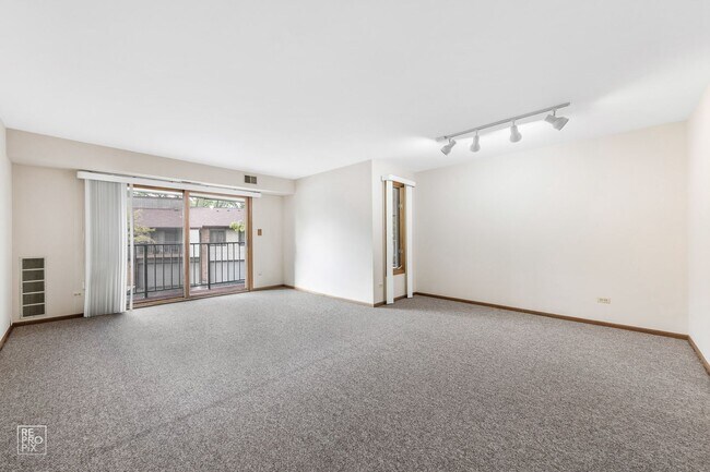 Building Photo - Two Bedroom Condo Elk Grove