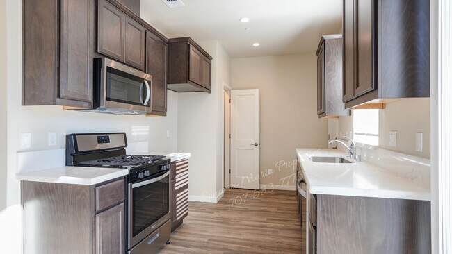 Foto del edificio - Solar ~ Brand New Construction ~ 3 Bedroom...