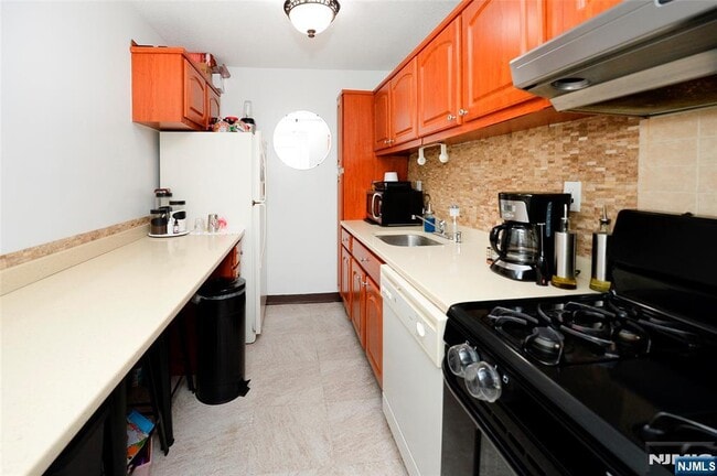 Foto del edificio - 235 Prospect Ave