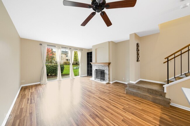 Foto del edificio - Schaumburg Two Story Two Bed Townhome