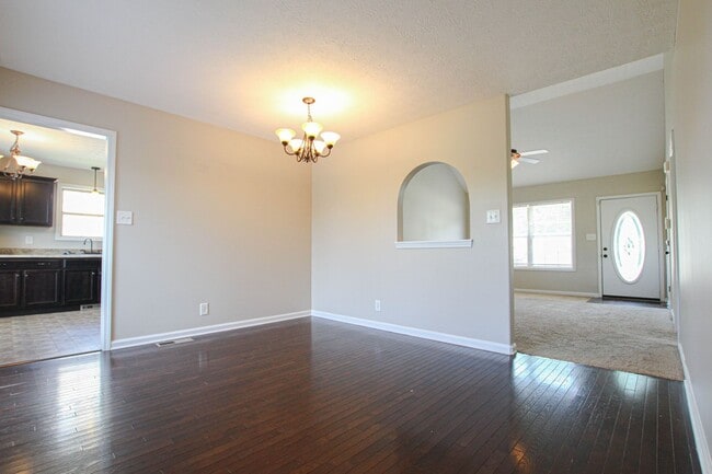 Building Photo - Three Bedroom in Autumn Creek!