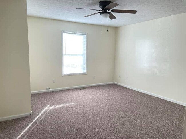 Foto del edificio - 114 Creekside Dr