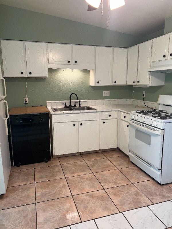 Foto del edificio - 803 E Holaway Dr