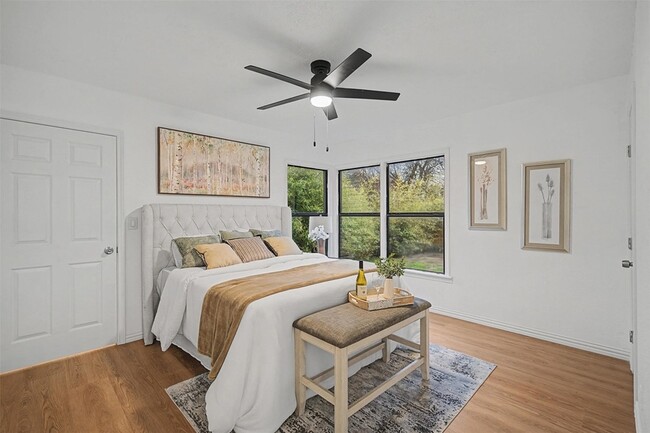 Foto del edificio - 7349 Pensacola Ave