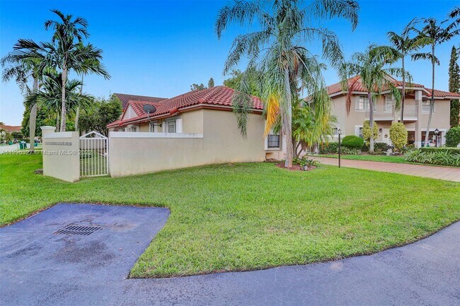 Foto del edificio - 4728 NW 103rd Ct