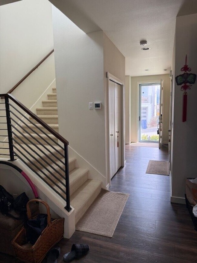 Foto del edificio - 3Bd/2.25Ba Lynnwood Townhouse
