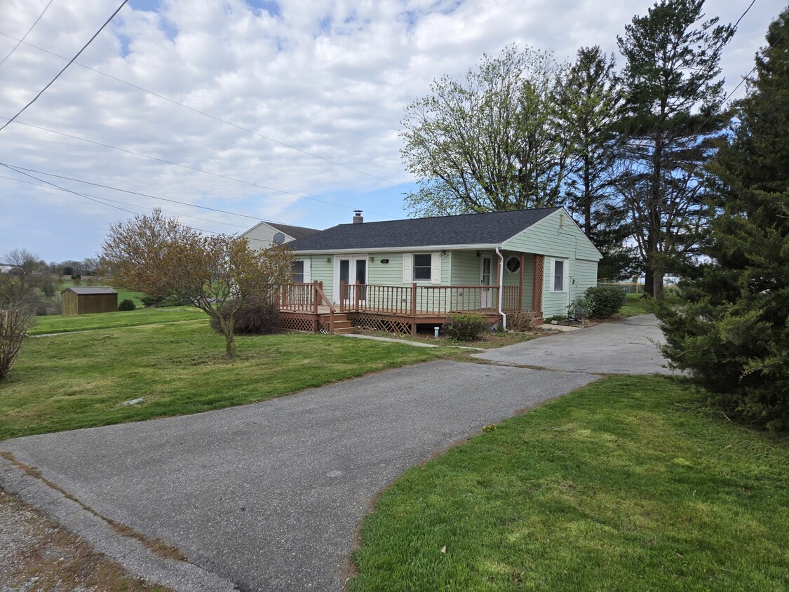 Primary Photo - 1857 Westside Ln