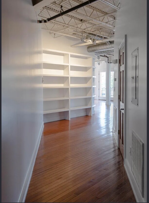 Foto del edificio - 107 1st St S