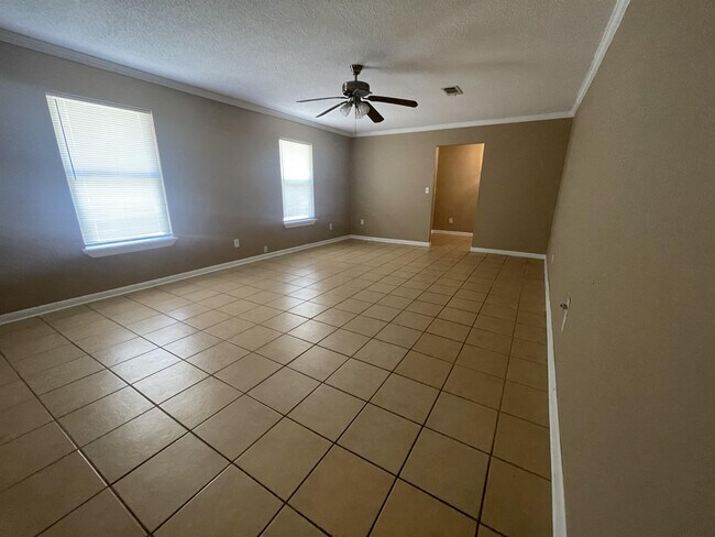 Foto del edificio - 9527 Redland Rd
