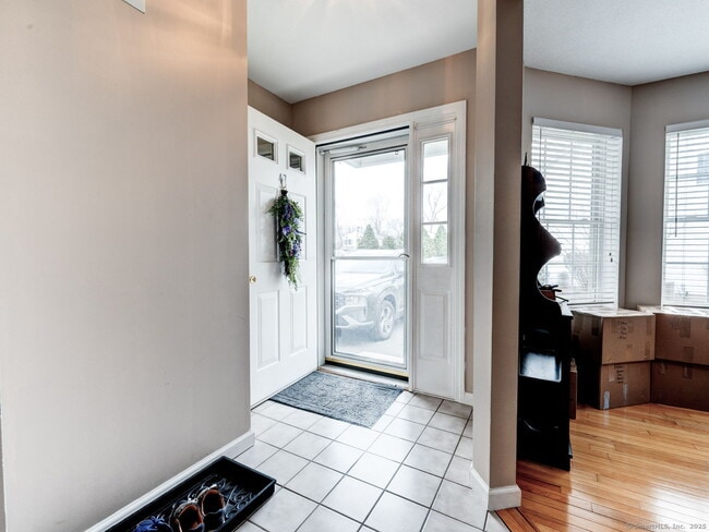 Building Photo - 47 Tunxis St