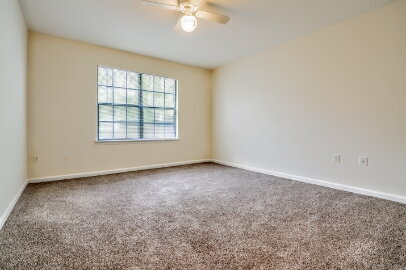 Foto del edificio - 2 Bedroom x 2.5 Bathroom NEWLY RENOVATED Apartment