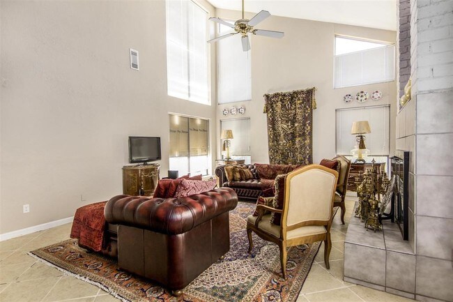 Foto del edificio - 530 Meadow Knoll Dr