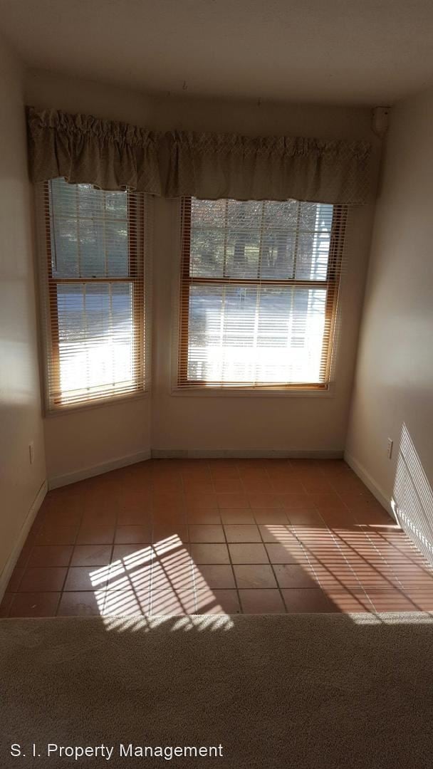 Building Photo - 3 br, 1.5 bath House - 1561 W Lake Rd