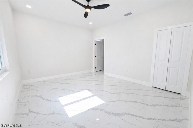 Foto del edificio - 4816 24th St SW
