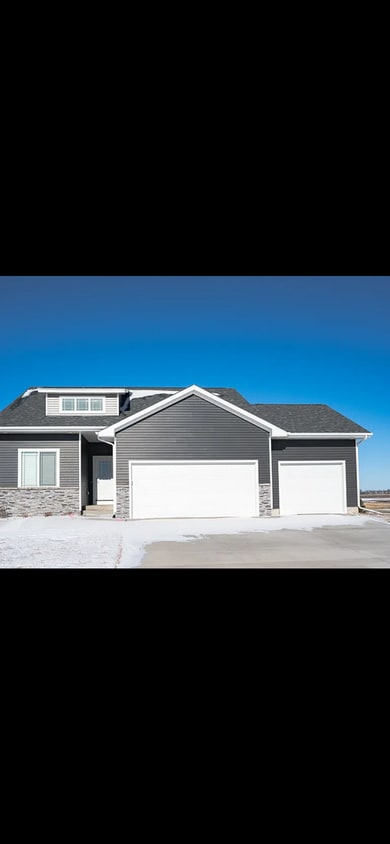 Primary Photo - Beautiful 4 Bedroom Home! 3 Car Garage