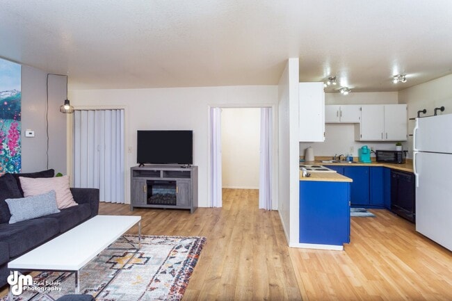 Foto del edificio - 76th Ave Duplex