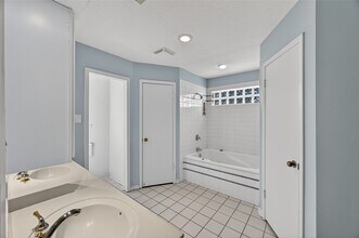 Building Photo - 1631 Bradney Dr