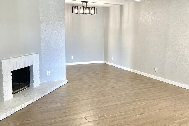 Building Photo - 6200 W Tidwell Rd