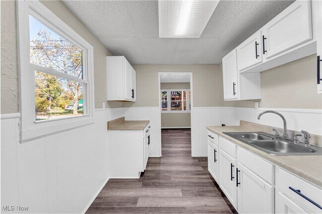 Foto del edificio - 4428 E 142nd St