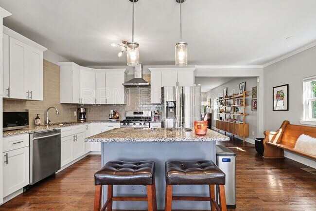 Building Photo - 1360 Smith St SE