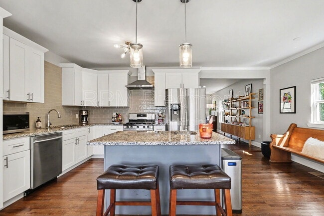 Photo - 1360 Smith St SE House