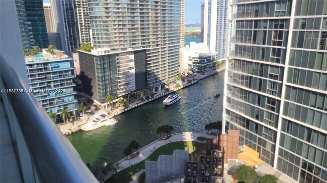 Building Photo - 485 Brickell Ave