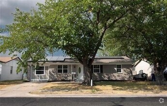 Building Photo - 913 Rosewood Hills Dr