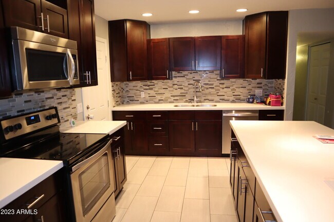 Foto del edificio - 7818 E Moreland St
