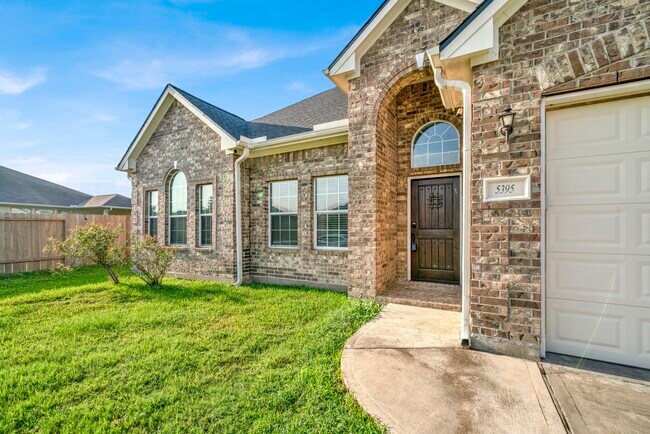 Building Photo - 5395 Kyla Cir