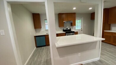 Building Photo - 2406 Rosemead Dr