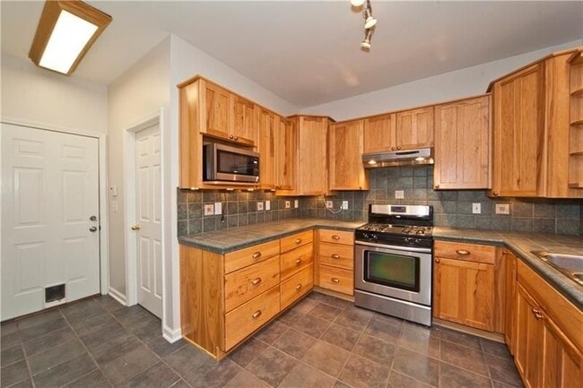 Building Photo - 1170 Rhyne Chase