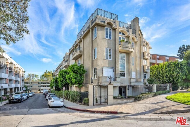 Foto del edificio - 11740 Sunset Blvd
