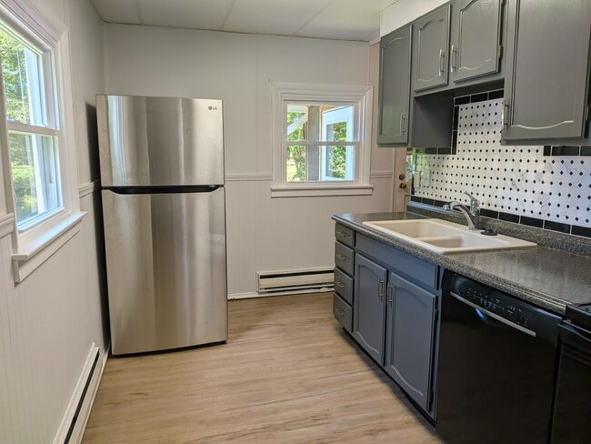 Kitchen - 309 W Main St