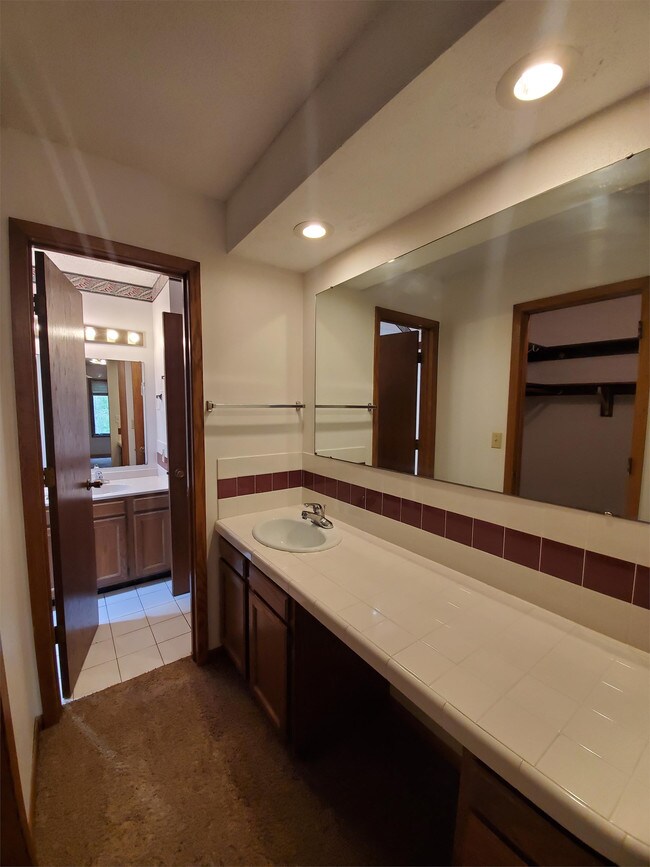 Foto del edificio - 715 Stanwood Dr