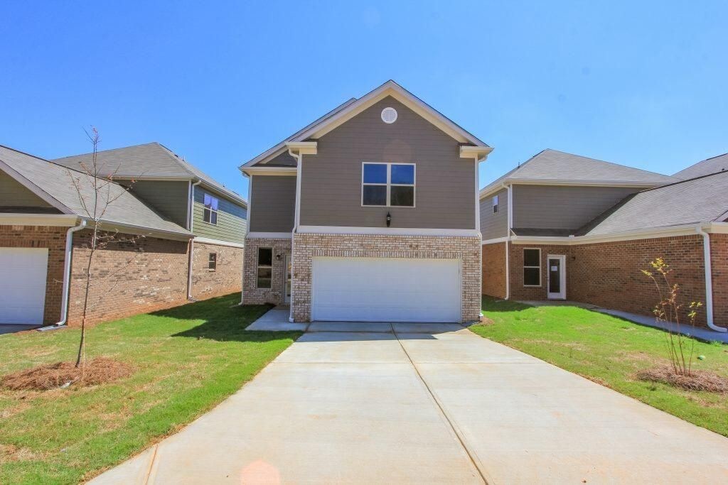 Foto principal - 105 Iris Lake Rd