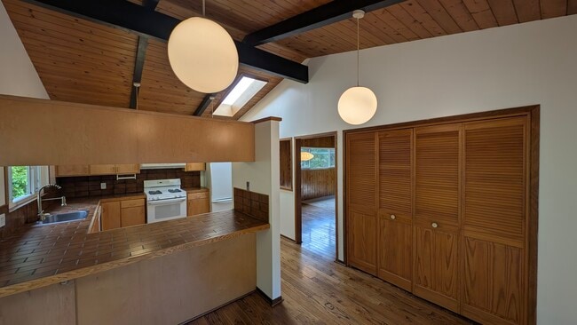 Building Photo - 128 Bothin Rd